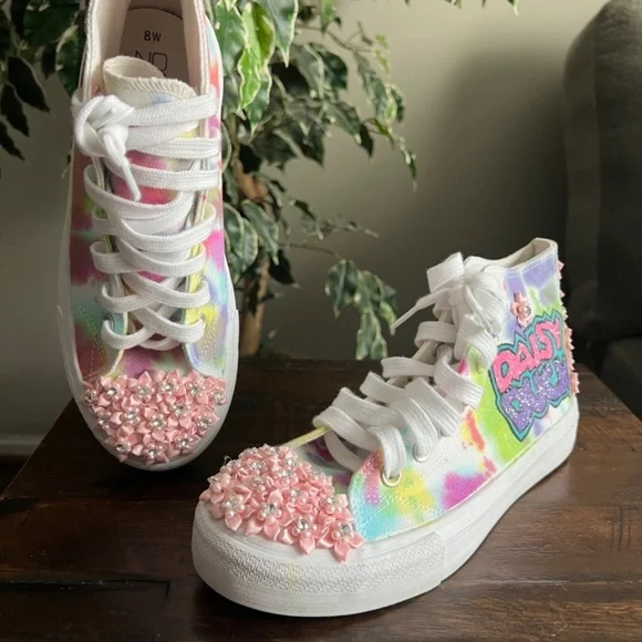 Ripped-n-Razored New Custom Daisy Duck Hi Top Sneakers Tennis Shoes Size 8 - Picture 3 of 7